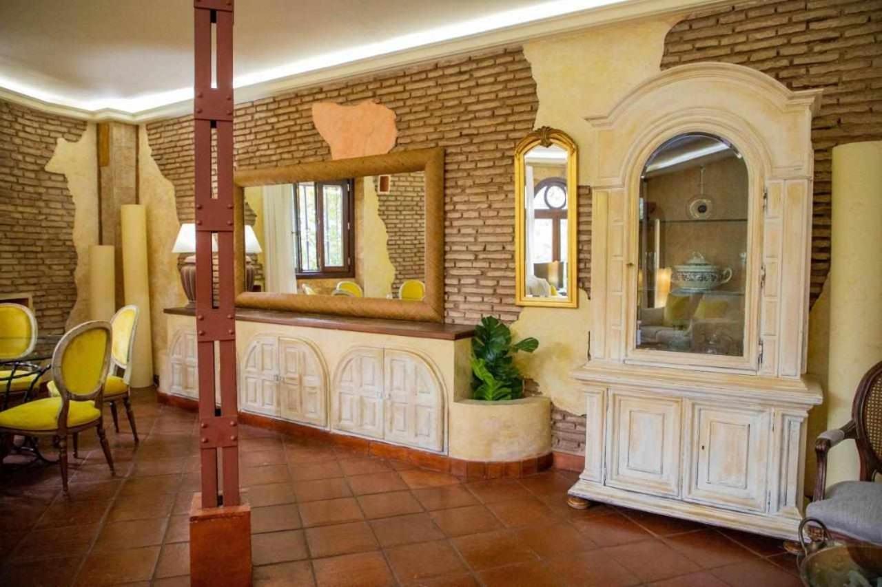 Monkeys Apartments Adriano & Terrace セビリア エクステリア 写真